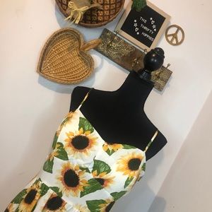 SOLD🌻 Sunflower Dress with Pockets Size XL